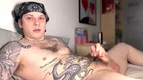 Snapshot of redrumbackwards chatting on 02/11/25, 08:42 redrum online show from 02/11/25, 08:42