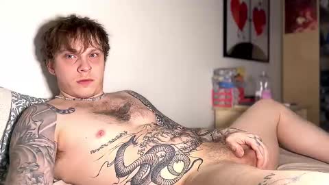 Snapshot of redrumbackwards chatting on 02/21/25, 06:40 redrum online show from 02/21/25, 06:40