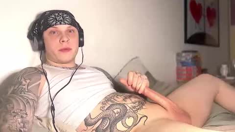 Snapshot of redrumbackwards chatting on 03/07/25, 07:52 redrum online show from 03/07/25, 07:52