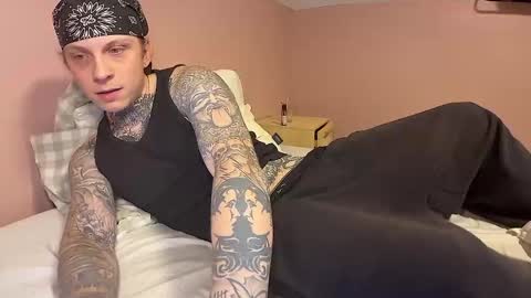 Snapshot of redrumbackwards chatting on 09/11/25, 04:45 redrum online show from 09/11/25, 04:45