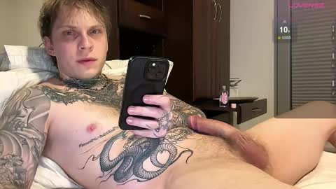 Snapshot of redrumbackwards chatting on 03/16/26, 06:06 redrum online show from 03/16/26, 06:06