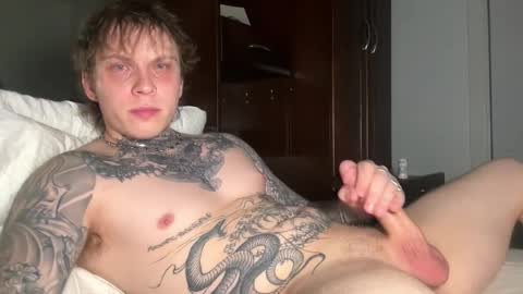 Snapshot of redrumbackwards chatting on 05/12/26, 06:21 redrum online show from 05/12/26, 06:21