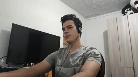 Snapshot of redsoul951869 chatting on 03/07/25, 03:19 RedsoulReaver online show from 03/07/25, 03:19