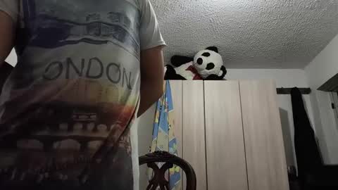 Snapshot of redsoul951869 chatting on 09/22/25, 04:14 RedsoulReaver online show from 09/22/25, 04:14