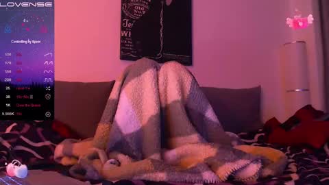 Snapshot of redyari chatting on 01/19/25, 01:43 Red online show from 01/19/25, 01:43