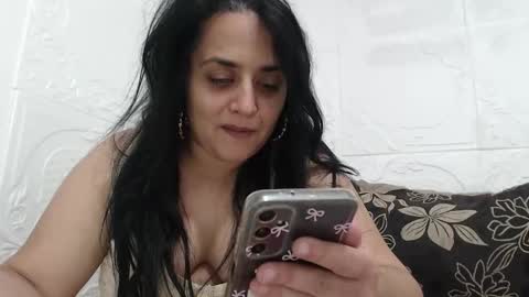 Snapshot of reeapassion chatting on 11/09/25, 07:23 Reea online show from 11/09/25, 07:23