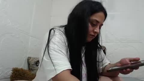 Snapshot of reeapassion chatting on 05/30/26, 07:22 Reea online show from 05/30/26, 07:22