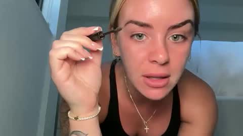 Snapshot of reecemarie chatting on 11/11/25, 04:18 Reece Marie online show from 11/11/25, 04:18