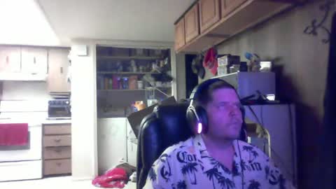 Snapshot of reecoiled chatting on 06/22/26, 06:43 reecoiled online show from 06/22/26, 06:43