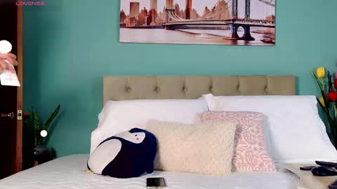 Yanella online show from 02/17/26, 11:00