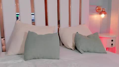 Regina  online show from 04/03/26, 04:43