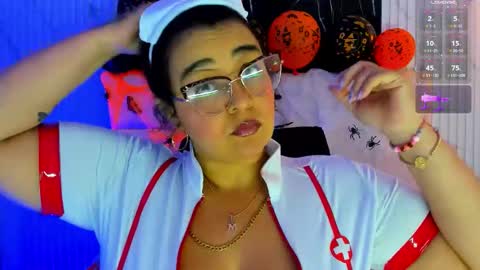 reginavegaa online show from 10/31/25, 11:44