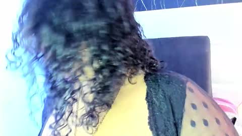 reginavegaa online show from 12/04/25, 11:41