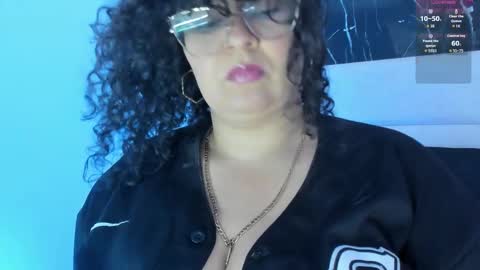 reginavegaa online show from 01/15/26, 11:37