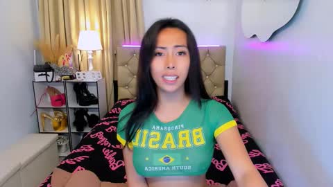 Snapshot of reighnempress chatting on 02/26/25, 04:14 reighnempress online show from 02/26/25, 04:14