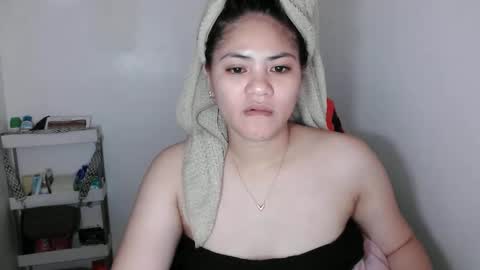 Snapshot of reign2525 chatting on 09/18/25, 12:29 reign2525 online show from 09/18/25, 12:29