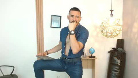   REIKO  online show from 09/10/25, 03:45