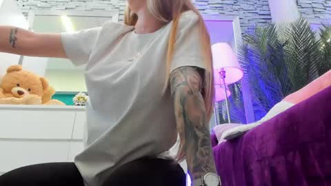 reina cummings online show from 05/15/26, 05:47