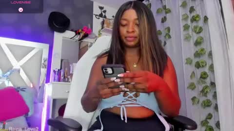 Snapshot of reina_love2 chatting on 01/22/25, 01:00 Reina online show from 01/22/25, 01:00