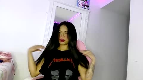 Snapshot of reina_reina chatting on 12/02/25, 11:34 reina_reina online show from 12/02/25, 11:34