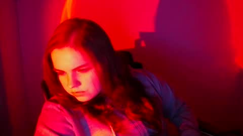 Reina online show from 12/21/25, 12:34