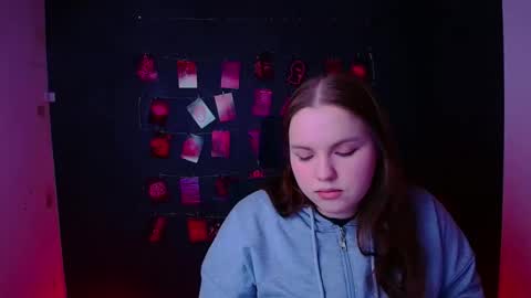 Reina online show from 01/14/26, 12:44