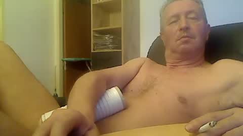Snapshot of reini7211 chatting on 06/27/26, 12:59 reini7211 online show from 06/27/26, 12:59