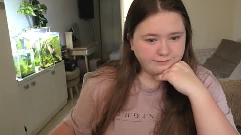 Snapshot of remirann_ chatting on 11/27/25, 09:33 Ann OF - remirann21 online show from 11/27/25, 09:33