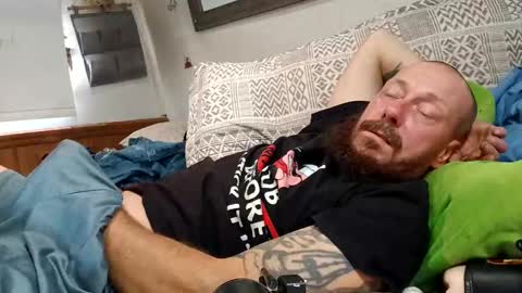 Snapshot of remshotdt chatting on 12/01/24, 04:29 remshotdt online show from 12/01/24, 04:29