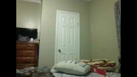 Snapshot of remshotdt chatting on 01/29/25, 09:01 remshotdt online show from 01/29/25, 09:01