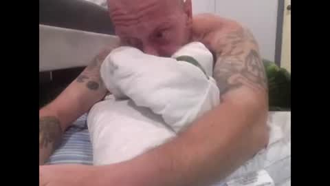 Snapshot of remshotdt chatting on 02/16/25, 02:20 remshotdt online show from 02/16/25, 02:20