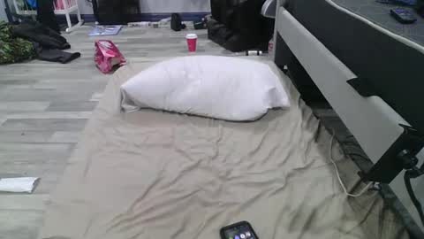 Snapshot of remshotdt chatting on 02/23/25, 06:07 remshotdt online show from 02/23/25, 06:07