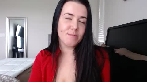 Bella Lively online show from 12/18/25, 07:53