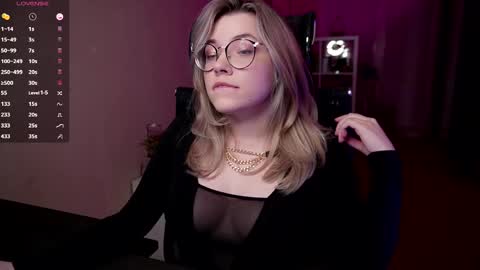 Snapshot of remywild chatting on 12/13/24, 08:47 RemyWild online show from 12/13/24, 08:47