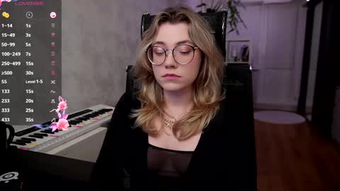 Snapshot of remywild chatting on 01/30/25, 06:54 RemyWild online show from 01/30/25, 06:54