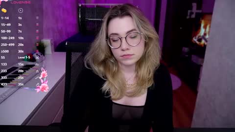 Snapshot of remywild chatting on 02/26/25, 08:33 RemyWild online show from 02/26/25, 08:33