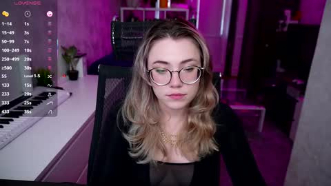 Snapshot of remywild chatting on 09/14/25, 02:49 RemyWild online show from 09/14/25, 02:49