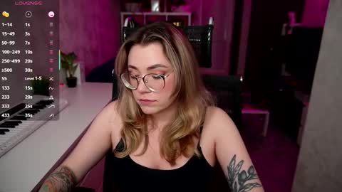 Snapshot of remywild chatting on 10/02/25, 03:30 RemyWild online show from 10/02/25, 03:30