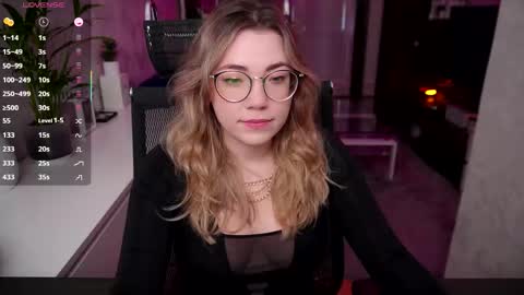 Snapshot of remywild chatting on 10/18/25, 01:45 RemyWild online show from 10/18/25, 01:45