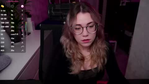 Snapshot of remywild chatting on 10/20/25, 07:03 RemyWild online show from 10/20/25, 07:03