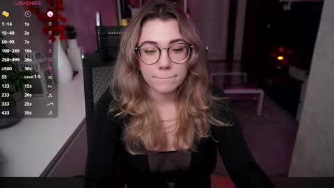 Snapshot of remywild chatting on 10/29/25, 06:09 RemyWild online show from 10/29/25, 06:09