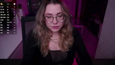 Snapshot of remywild chatting on 11/14/25, 06:17 RemyWild online show from 11/14/25, 06:17