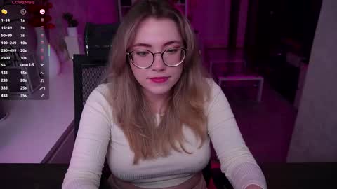 Snapshot of remywild chatting on 11/22/25, 04:50 RemyWild online show from 11/22/25, 04:50