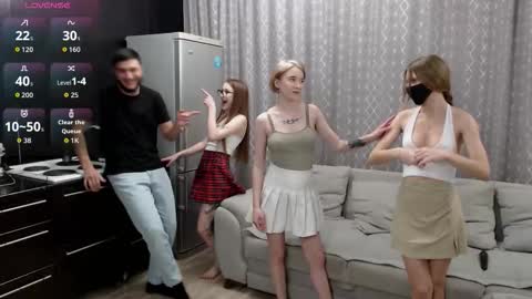 Snapshot of renae_tom chatting on 11/11/25, 06:52 Renae Tom online show from 11/11/25, 06:52