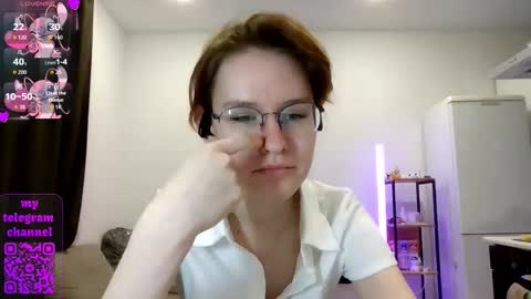 Snapshot of renaeblaski chatting on 03/04/26, 06:14 Claire online show from 03/04/26, 06:14