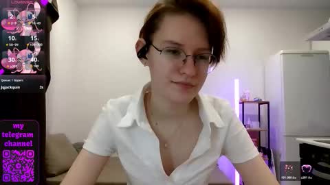 Snapshot of renaeblaski chatting on 03/12/26, 05:19 Claire online show from 03/12/26, 05:19