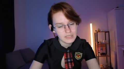 Snapshot of renaeblaski chatting on 04/12/26, 06:02 Claire online show from 04/12/26, 06:02