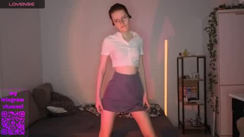 Snapshot of renaeblaski chatting on 04/23/26, 06:32 Claire online show from 04/23/26, 06:32