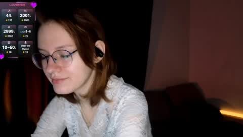 Snapshot of renaeblaski chatting on 05/10/26, 06:24 Claire online show from 05/10/26, 06:24