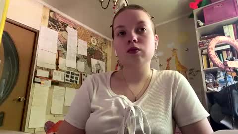 Snapshot of renaeorabuena chatting on 06/10/26, 07:18 Annabel online show from 06/10/26, 07:18